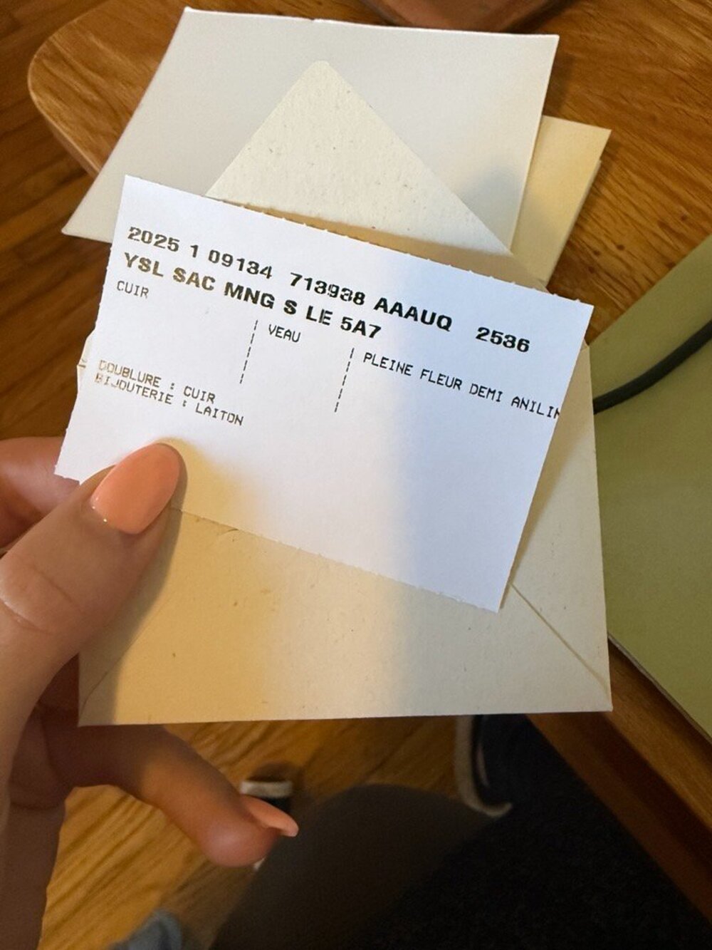 Saint Laurent LE 5 À 7 supple SMALL IN GRAINED LEATHER - Picture 5 of 5